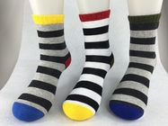 Ανακυκλωμένες κάλτσες βαμβακιού λωρίδων χρώματος νάυλον για το για άνδρες και για γυναίκες επί παραγγελία μέγεθος ενηλίκων