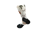 Οι τυπωμένες κάλτσες των αντι αποκρουστικών ατόμων λωρίδων χρώματος με πολύ το λευκό σχολιάζουν την ίνα