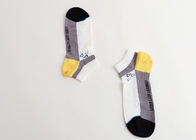 Ένδυση ατόμων - οι ανθεκτικές θερμές κάλτσες αστραγάλων σχεδιάζονται με την αντι ολίσθηση