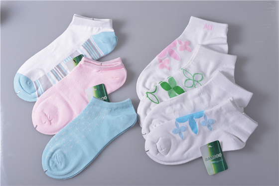 Κρατήστε τις θερμές οργανικές κάλτσες μωρών με την αντιβακτηριακή ίνα, καλές κάλτσες αγοράκι ελαστικότητας