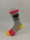 Οι πλεκτές αντιβακτηριακές κάλτσες βαμβακιού παιδιών με τα διαφορετικά χρώματα κάνουν στη διαταγή